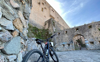 11-2 Dal MARE alle ALPI APUANE - Monte Folgorito